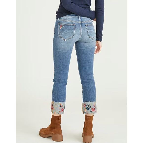 Driftwood Embroidered Colette Jeans Medium Wash Size 25W 26L NWT Floral Cuffed - Picture 8 of 16